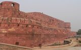 800px-agra_fort_rempart